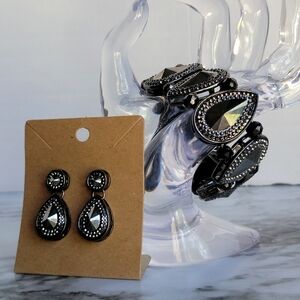 Tear Drop Rhinestones on Black Tone Metal, Earrings and Bracelet Set